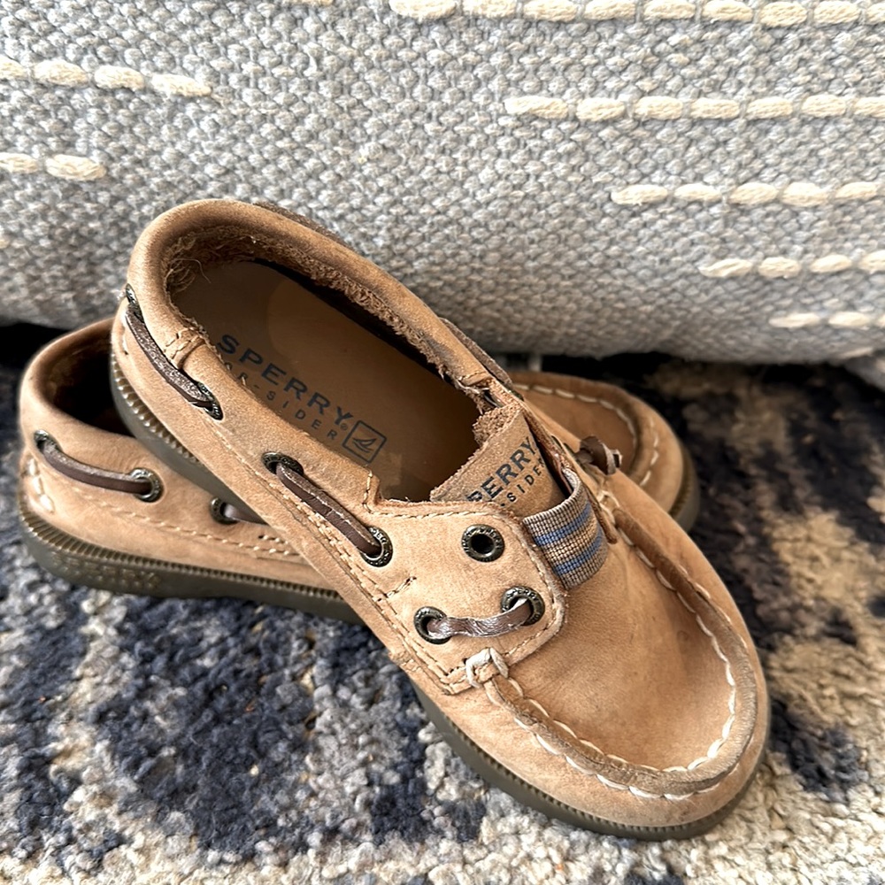 Sperry top sider boat shoes
